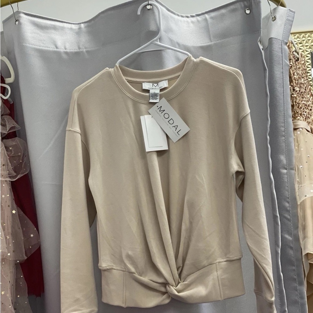Moda Women's Beige Twist Front Sweatshirt